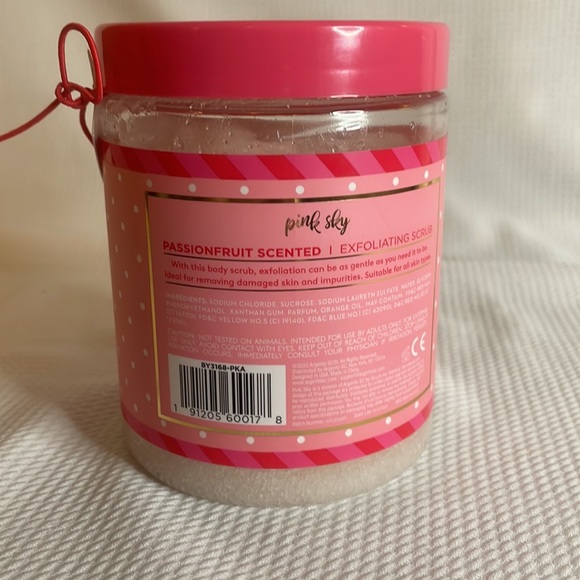 Exfoliating scrub - Picture 4 of 5